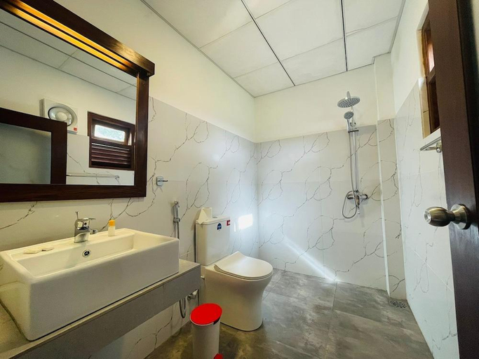 Bathroom 4, Four Points Resort - Anuradhapura, Mihinthale