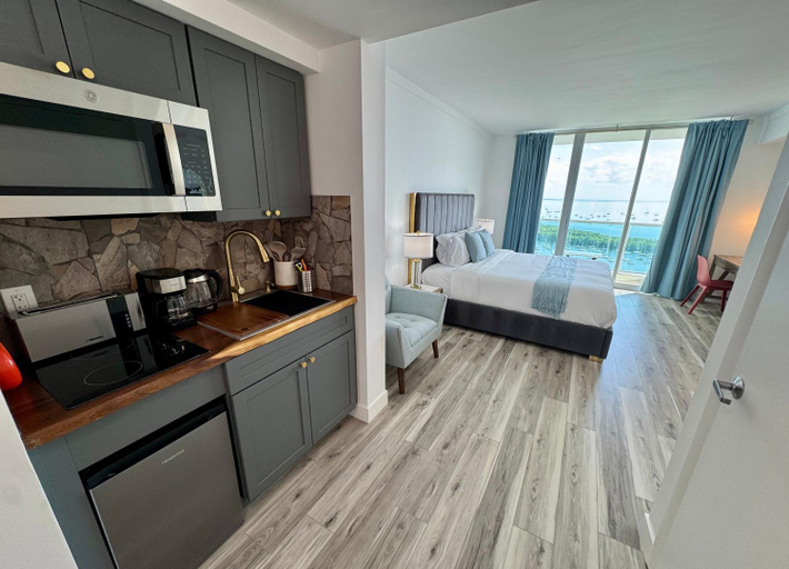 Others 4, Balcony Ocean Views - Pool, Gym, Wi-Fi & Parking, Miami-Dade