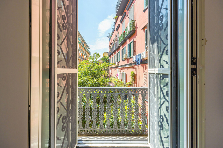 Balcony 4, Smooth Vibes at Chiaia by Napoliapartments, Napoli