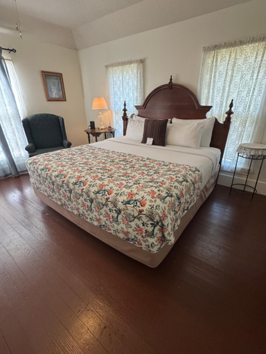 Bedroom 4, Ozark Country Inn, Stone