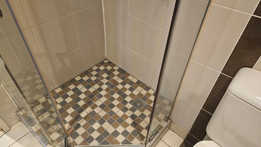 Bathroom 4, Stayeasy Rustenburg, Bojanala