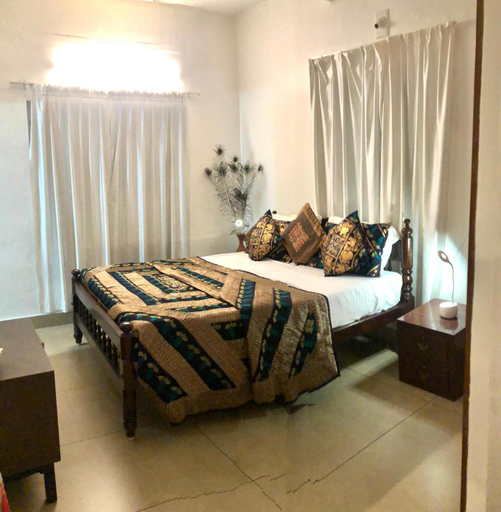 4, MOTHER TREE INN, Ernakulam