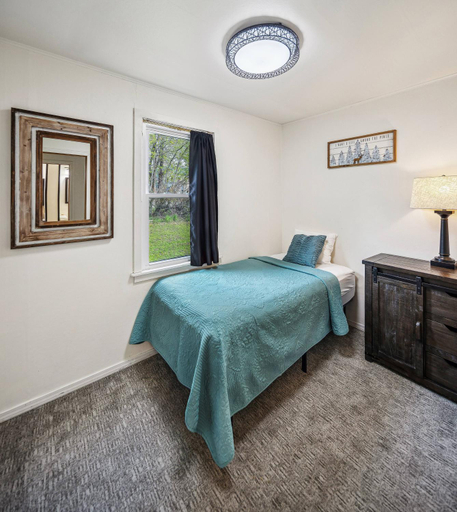 Bedroom 3, Hotel Seward, Kenai Peninsula