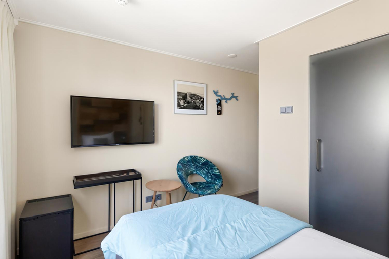 Bedroom 2, Strandhotel Zoutelande, Veere