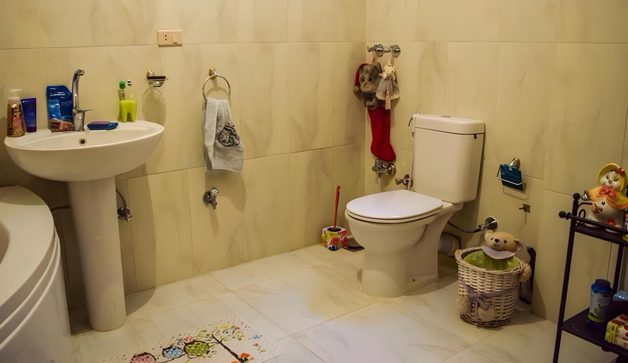 5, Rino Residence | Sunny Balcony |Near Waterway, New Cairo City