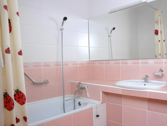 Bathroom 2, Mini Chisinau Hotel, Chisinau