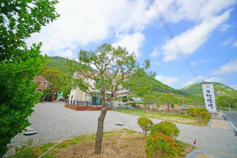 Others 3, Areumdaun Mohang Dokchae Pension, Buan
