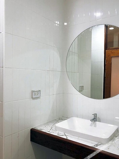 Bathroom, Villa Mahaphrom Hotel, Muang Nan