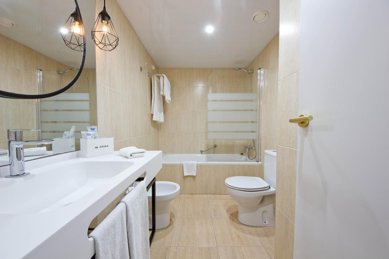 Bathroom 4, Aparthotel Atenea Valles, Barcelona