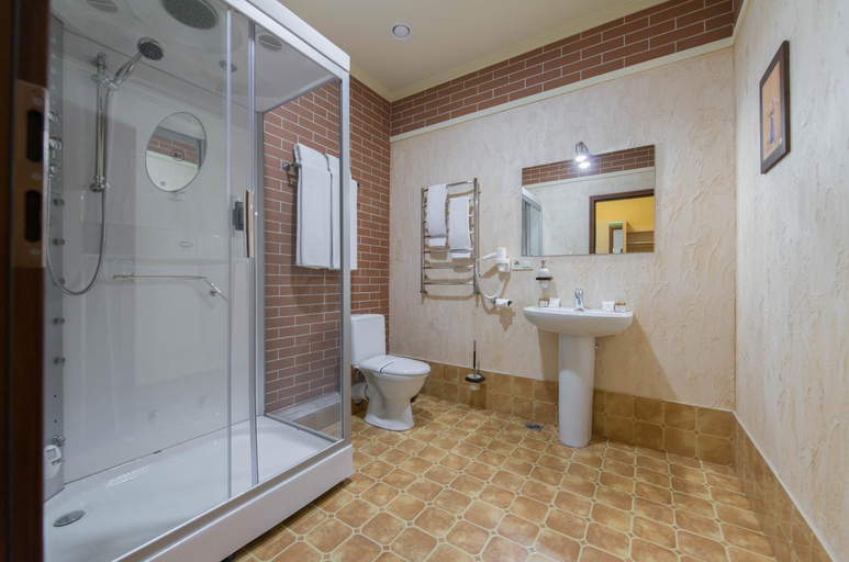 Bathroom 3, Green Villa, Boryspil's'ka