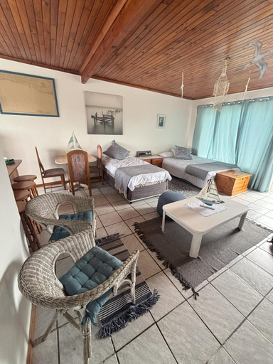 3, Seal Point Apartments, Cacadu