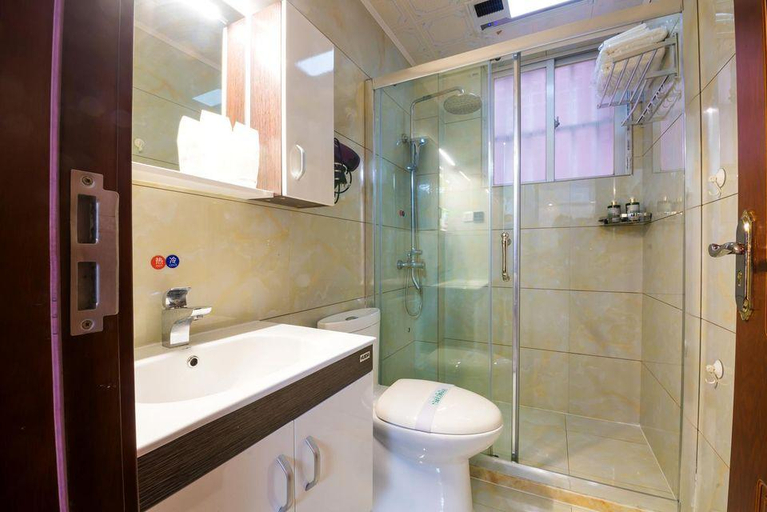 Bathroom, PingtanJiuwu Inn, Fuzhou