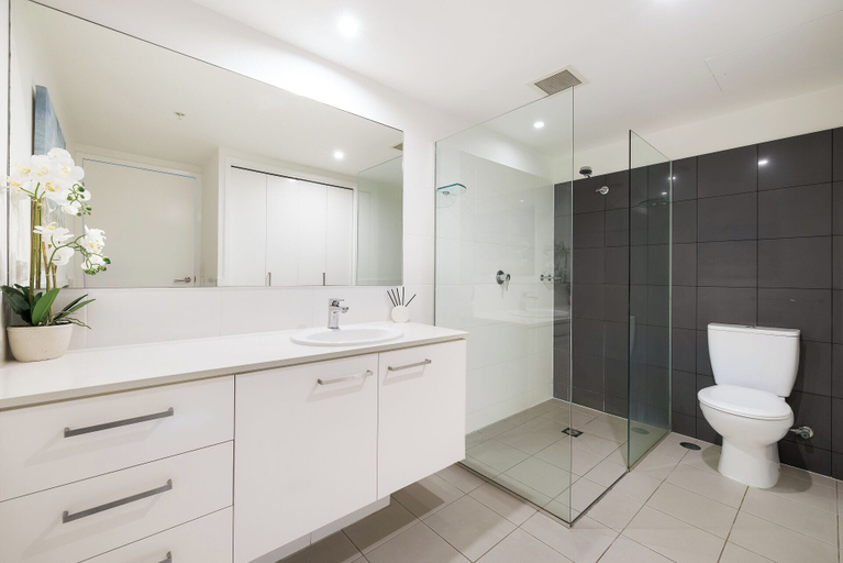 Bathroom 4, Ocean Pacific Broadbeach, Gold Coast