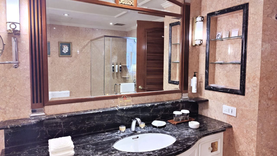 Bathroom 4, Jiajin Zhengzhou By Wanda, Zhengzhou