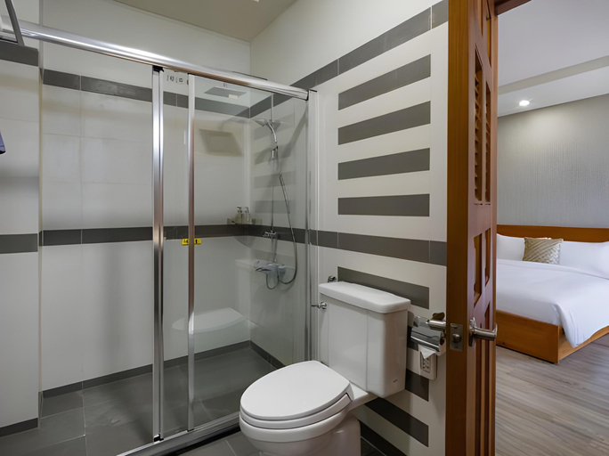 Bathroom 3, Lara Hotel, Long Xuyen Township