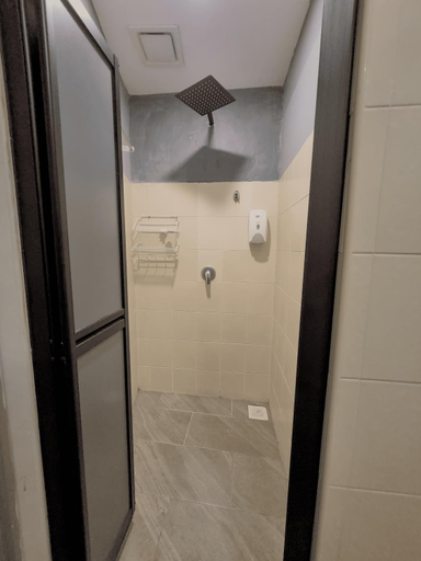 Bathroom 5, Travelogue Guest House, Kuala Lumpur
