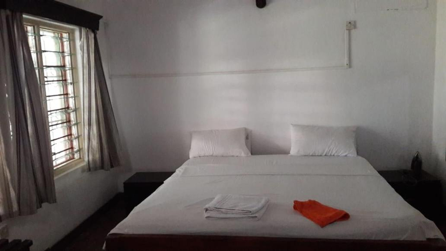 Bedroom 3, The New Big Tree Beach Resort, Kisauni