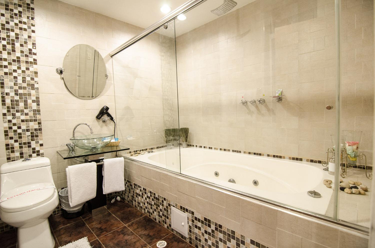 Bathroom 4, Hotel Inter Bogota, Santafé de Bogotá