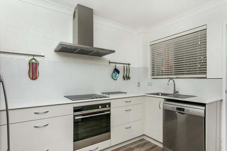 Others 5, The Terrace Apartment, Byron