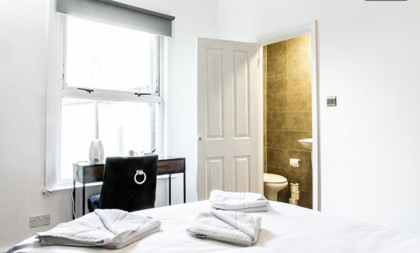 Bedroom 1, Cambridge House Hotel, Cambridgeshire