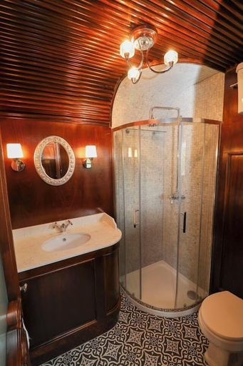 Bathroom 5, Bellinter House