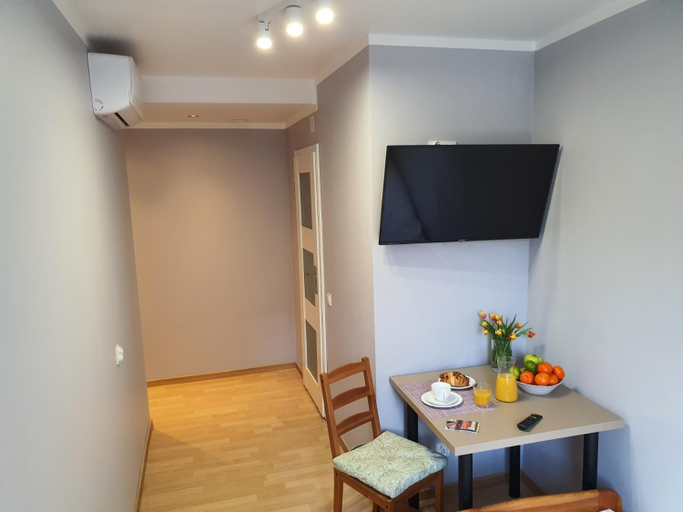 Others 4, Jasna Hotelik self check-in, Warsaw
