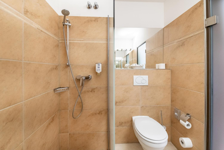 Bathroom 4, Gobel's Seehotel Diemelsee, Waldeck-Frankenberg