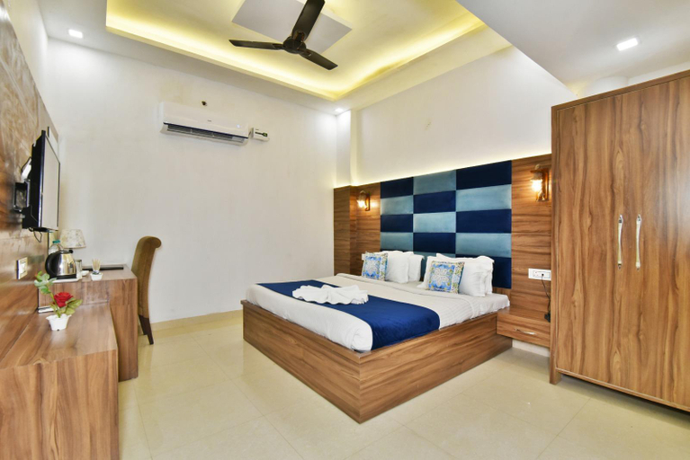Bedroom 1, Hotel Sallow Premium, Amritsar