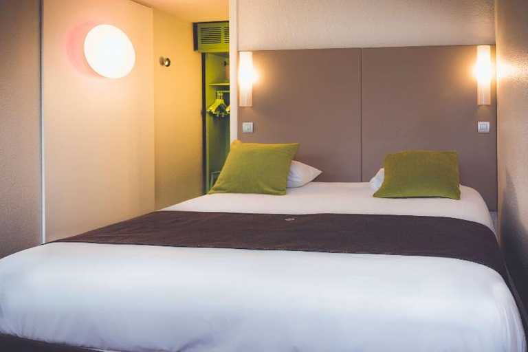 Bedroom 2, Hotel inn Design Laval ex Campanile, Mayenne