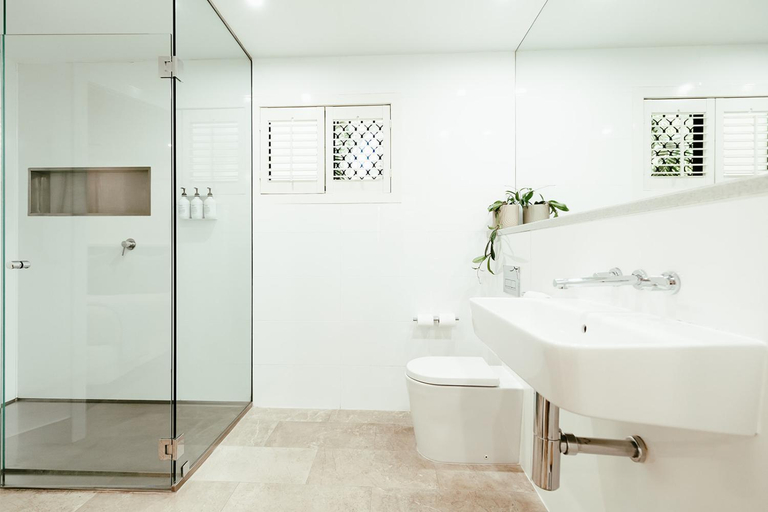 Bathroom 4, 1770 Getaway, Miriam Vale
