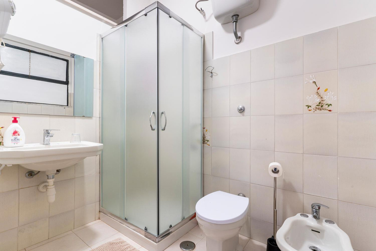 Bathroom 2, Casa di Madre Antonia, Brindisi
