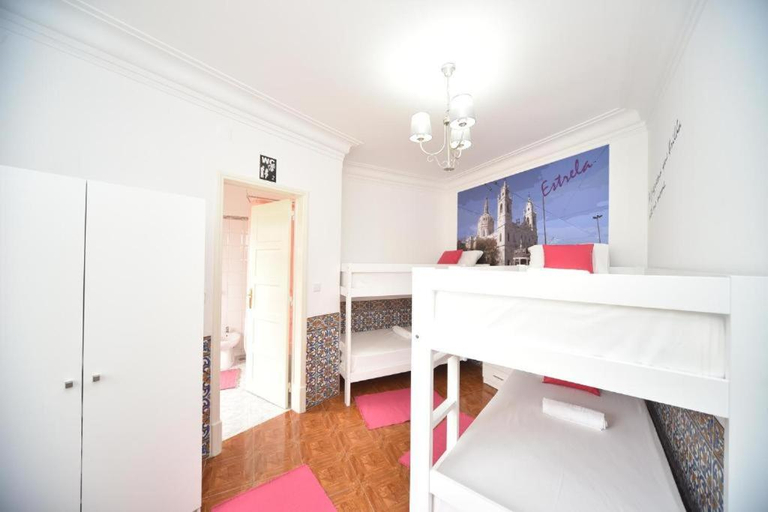 Bedroom 2, BrotherStay rooms lusotile, Lisbon