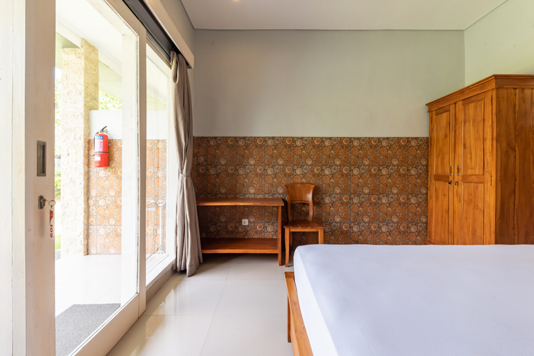 Urbanview Asung 2 Guesthouse near Canggu, بالي