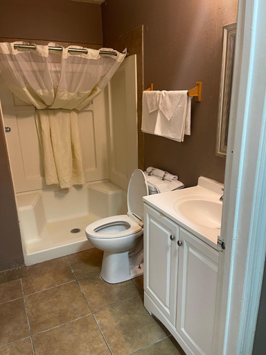 Bathroom 3, Live In Lodge, Douglas