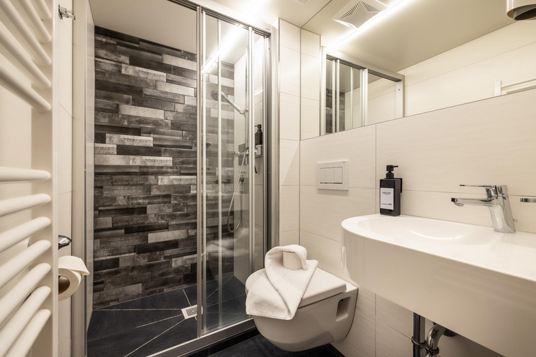 Bathroom 2, Schnitzl-Eck, Sankt Johann im Pongau