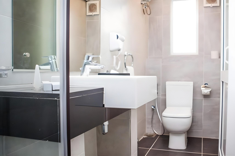 Bathroom 4, GSH Colombo Hotel, Thimbirigasyaya