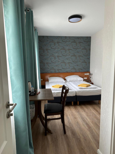Bedroom 2, Hotel Pirol, Berlin