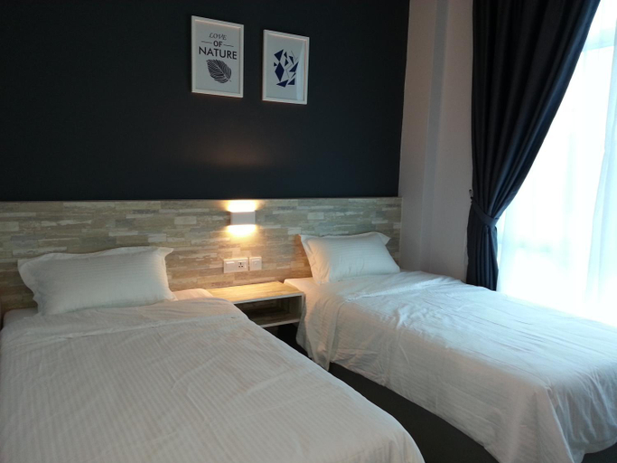 Bedroom 3, L Hotel, Kluang