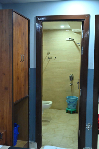 Bathroom 5, Hotel Gopal Inn, Amritsar