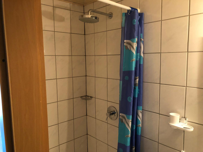 Bathroom 4, Landhotel & Restaurant "Fahrenkamp", Altmarkkreis Salzwedel