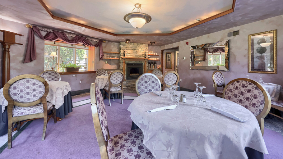 Food & Drinks, Twin Pine Manor Bed & Breakfast, Lancaster