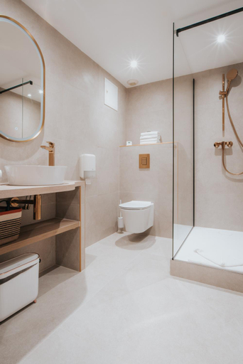 Bathroom 4, Hotel Henry II Beaune Centre, Côte-d'Or