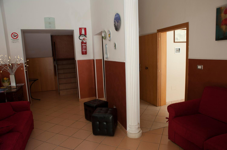 Public Area, Albergo Perseo, Syracuse