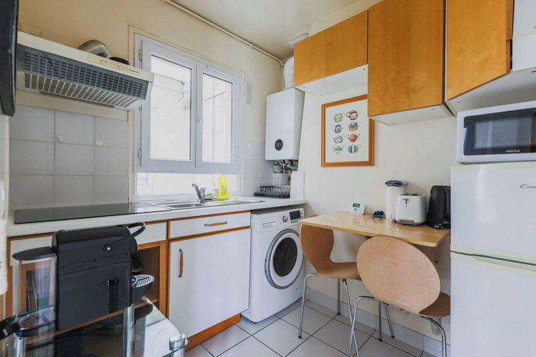 Private kitchen, Charming Flat - 1br-4p- Tour Eiffel, Paris