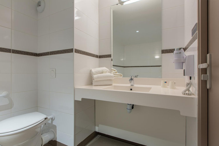 Bathroom 4, Ace Hotel Le Mans, Sarthe