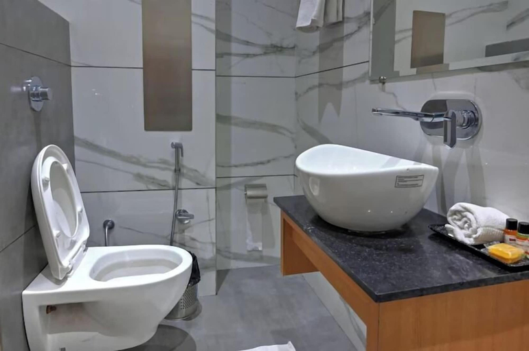 Bathroom 5, Regalia Grand By Delight Stay, Amritsar