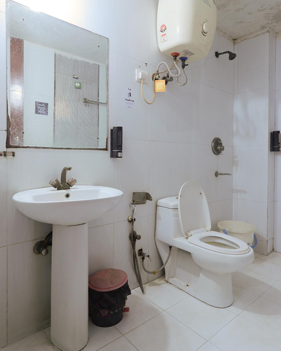 Bathroom 4, Amigosindia, Delhi