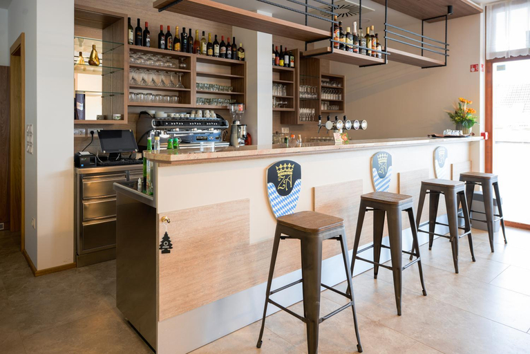 Food & Drinks 5, HOTEL BARON, Medvode