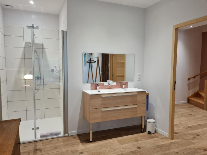 Bathroom 2, Au B'Honneur de Blois, Loir-et-Cher