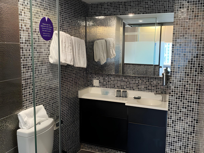 Bathroom 3, J Link Hotel, Hong Kong Island